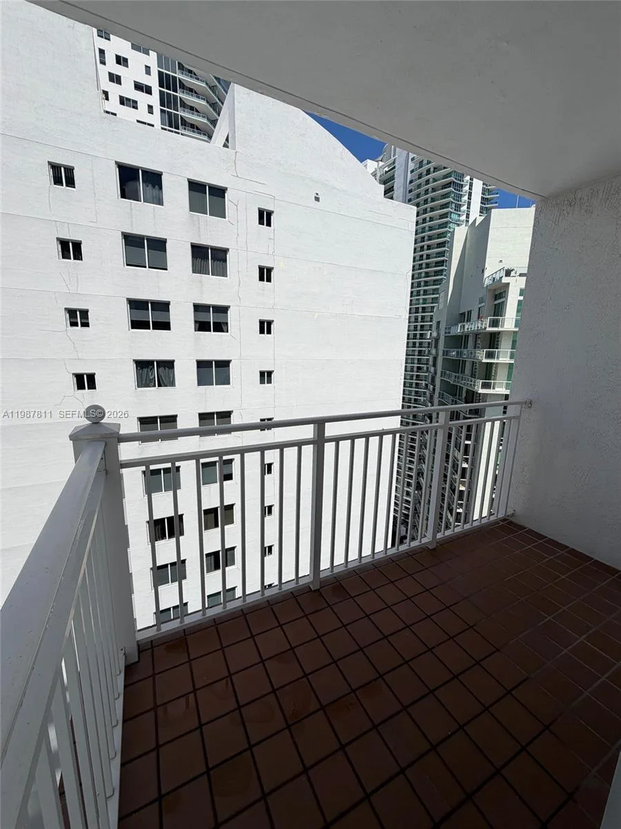 185 SE 14th Ter # 2701, Miami, FL 33131 photo 13