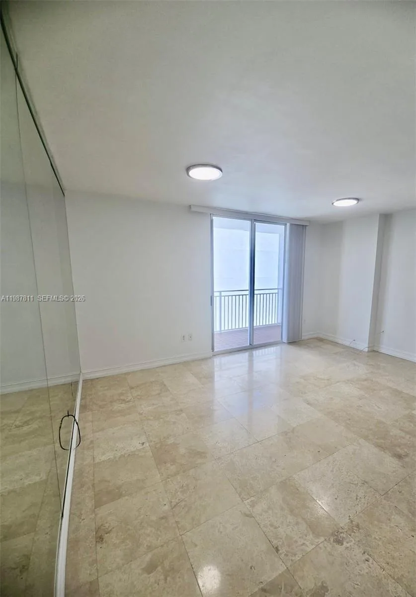 185 SE 14th Ter # 2701, Miami, FL 33131 photo 5