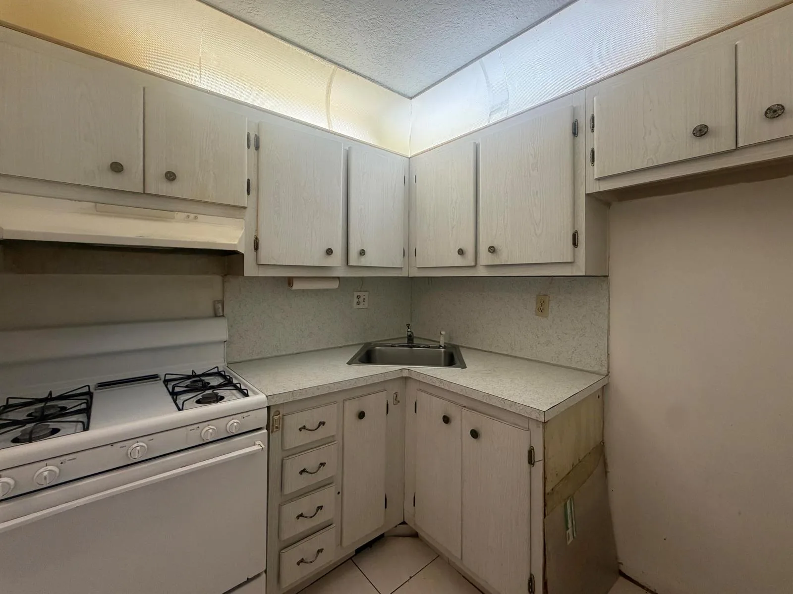 20210 NE 2ND Avenue # V14, Miami Gardens, FL 33179 photo 7