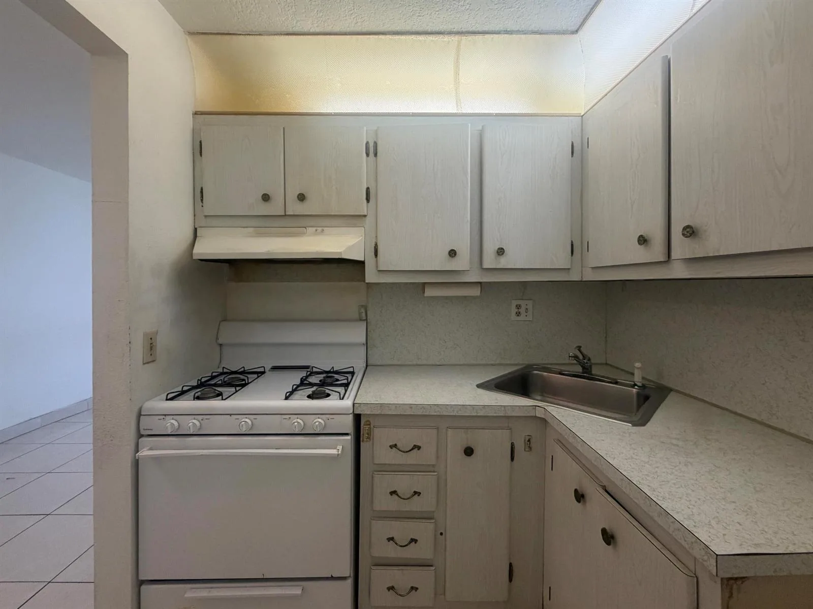 20210 NE 2ND Avenue # V14, Miami Gardens, FL 33179 photo 8