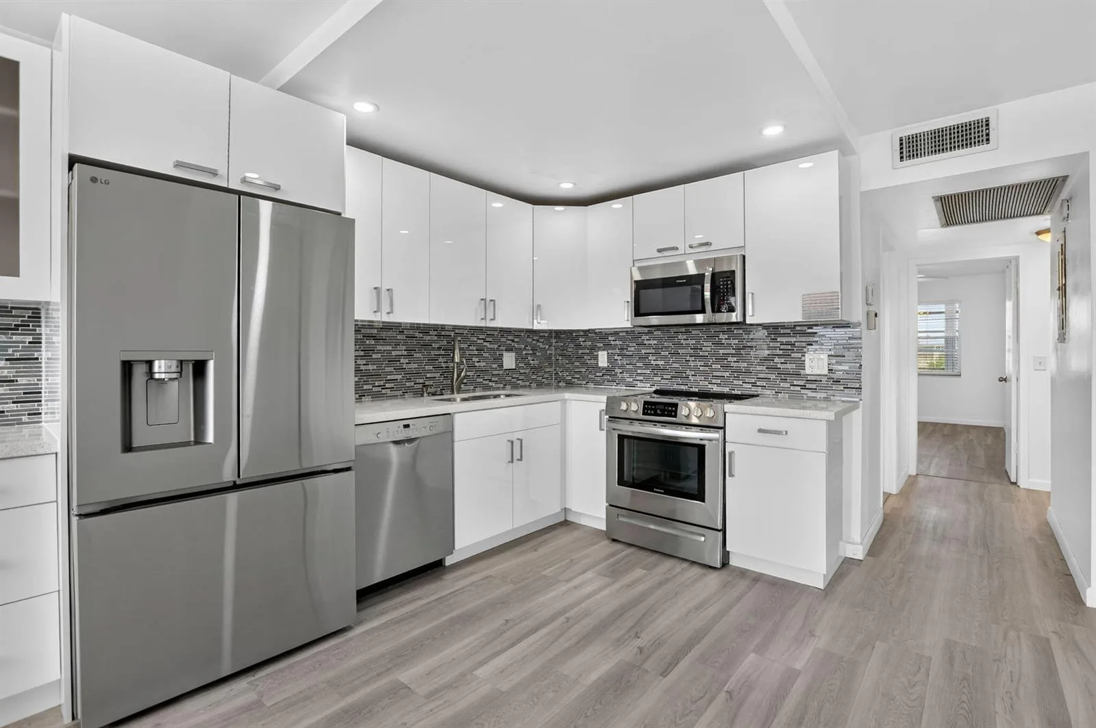 4025 Guildford # B - 4025, Boca Raton, FL 33434 photo 2