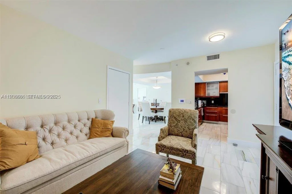 1331 Brickell Bay Dr # 903, Miami, FL 33131 photo 4