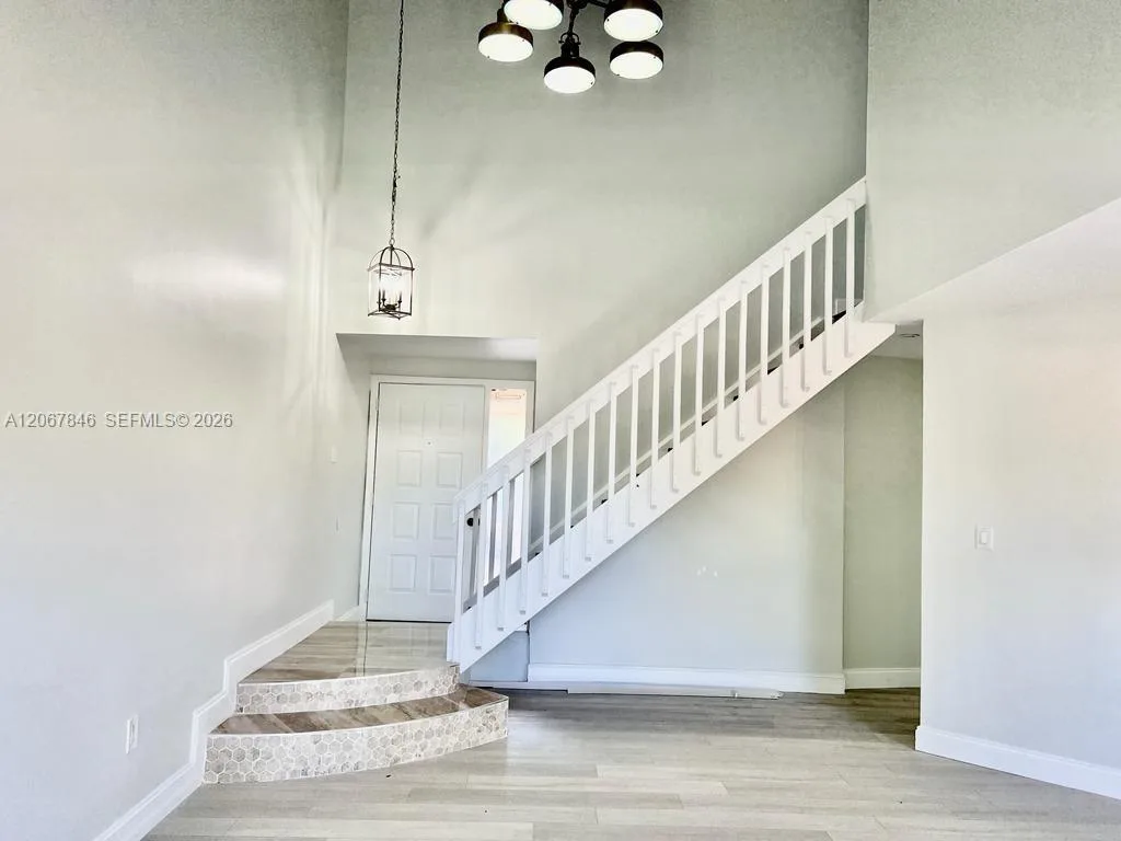 900 SW 113th Ter, Pembroke Pines, FL 33025 photo 4