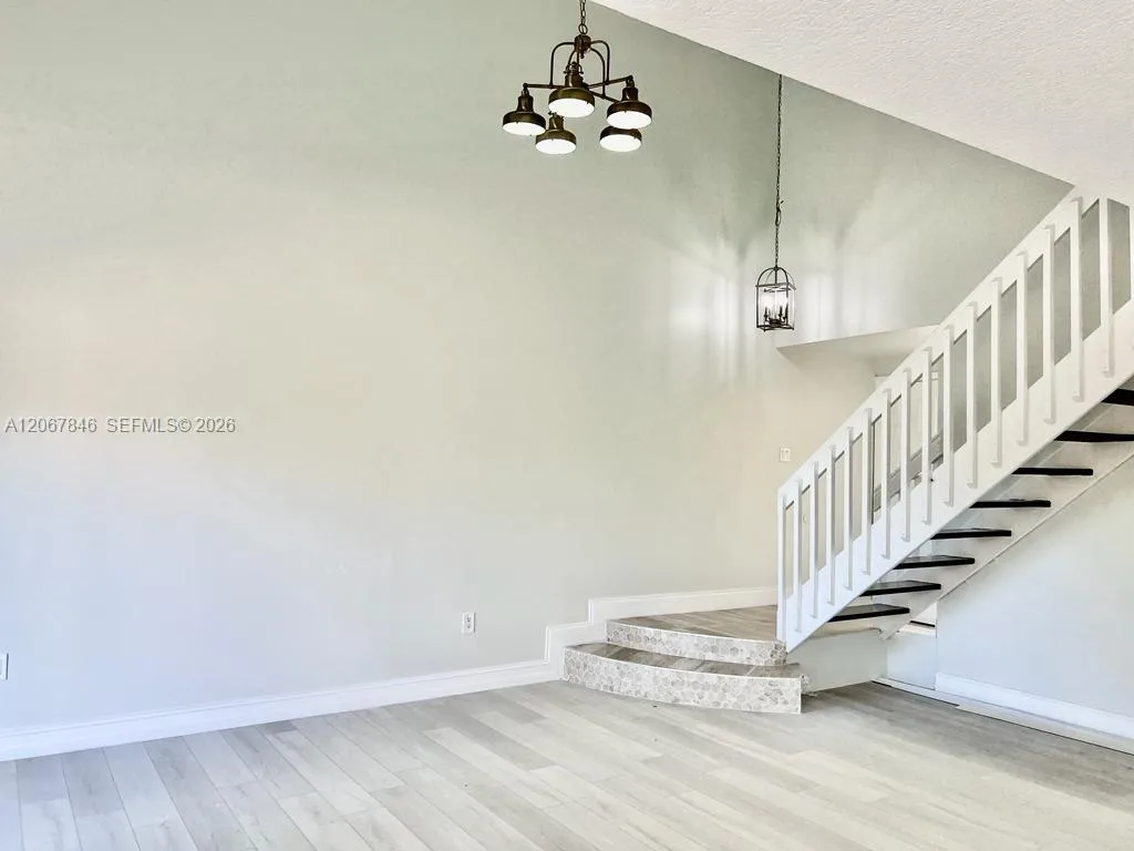 900 SW 113th Ter, Pembroke Pines, FL 33025 photo 5