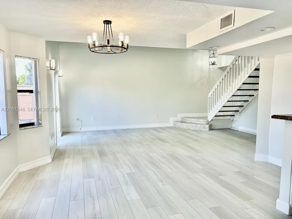 900 SW 113th Ter, Pembroke Pines, FL 33025 photo 8