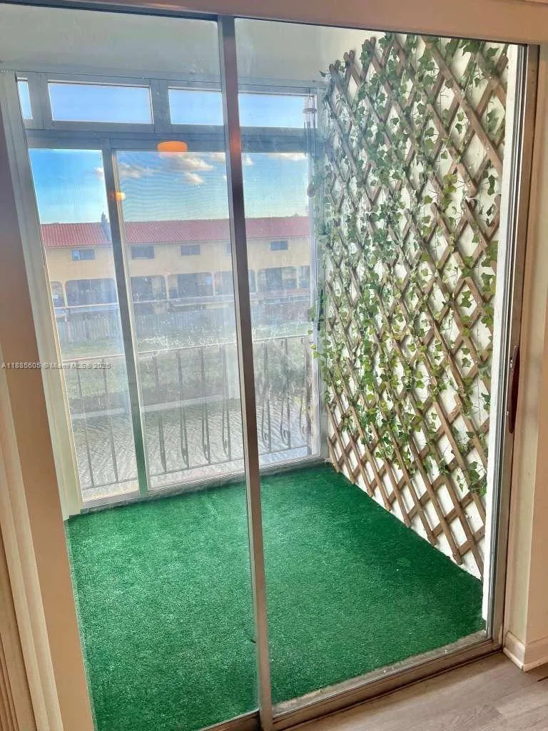 1300 W 53rd St # 18, Hialeah, FL 33012 photo 5