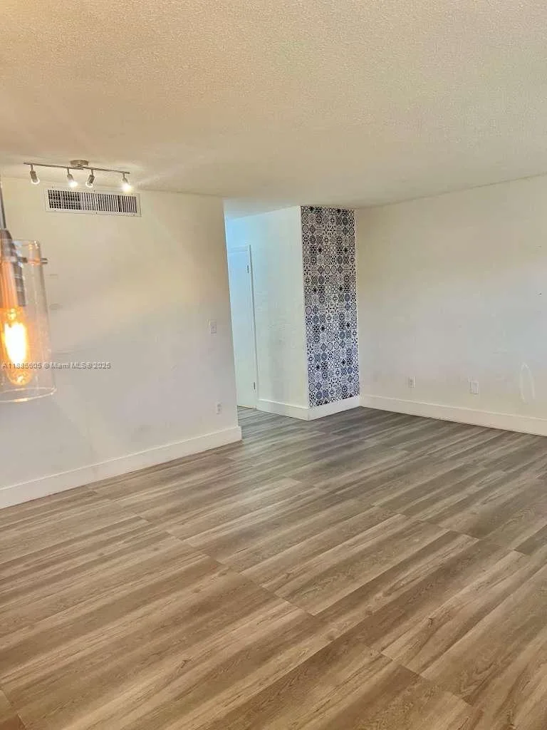 1300 W 53rd St # 18, Hialeah, FL 33012 photo 9