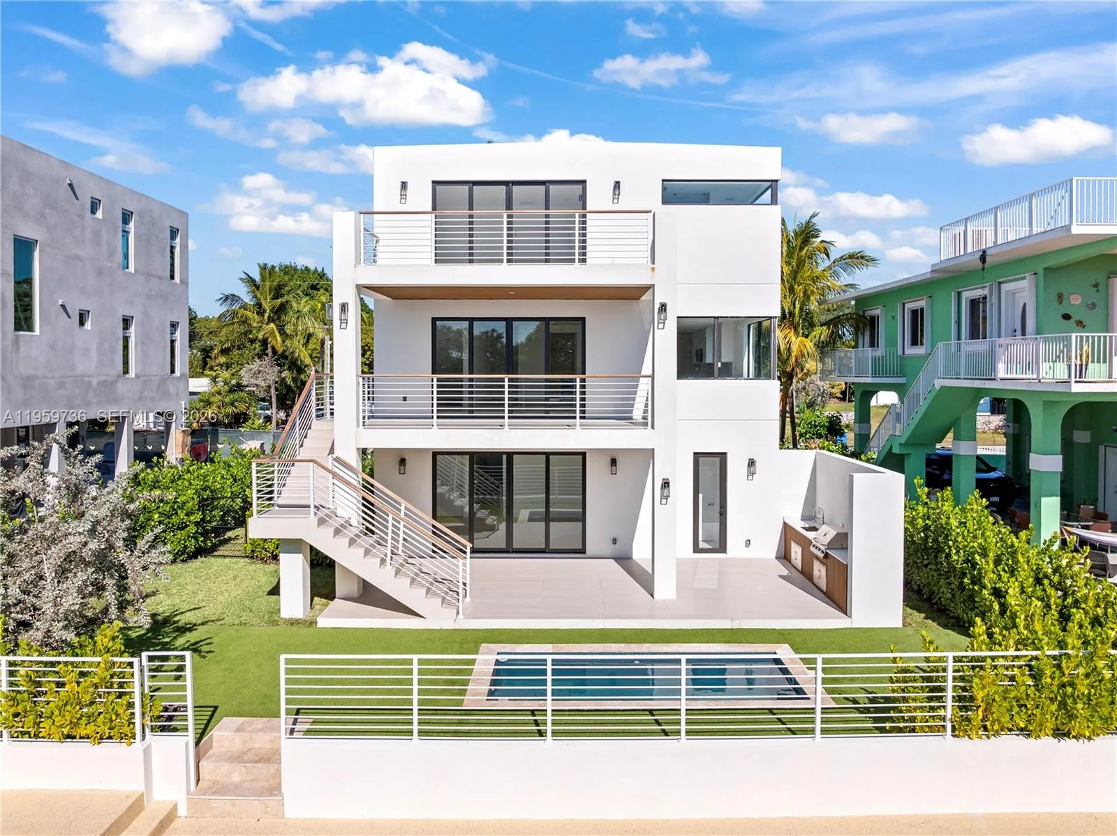 124 Orchid St, Plantation Key, FL 33070