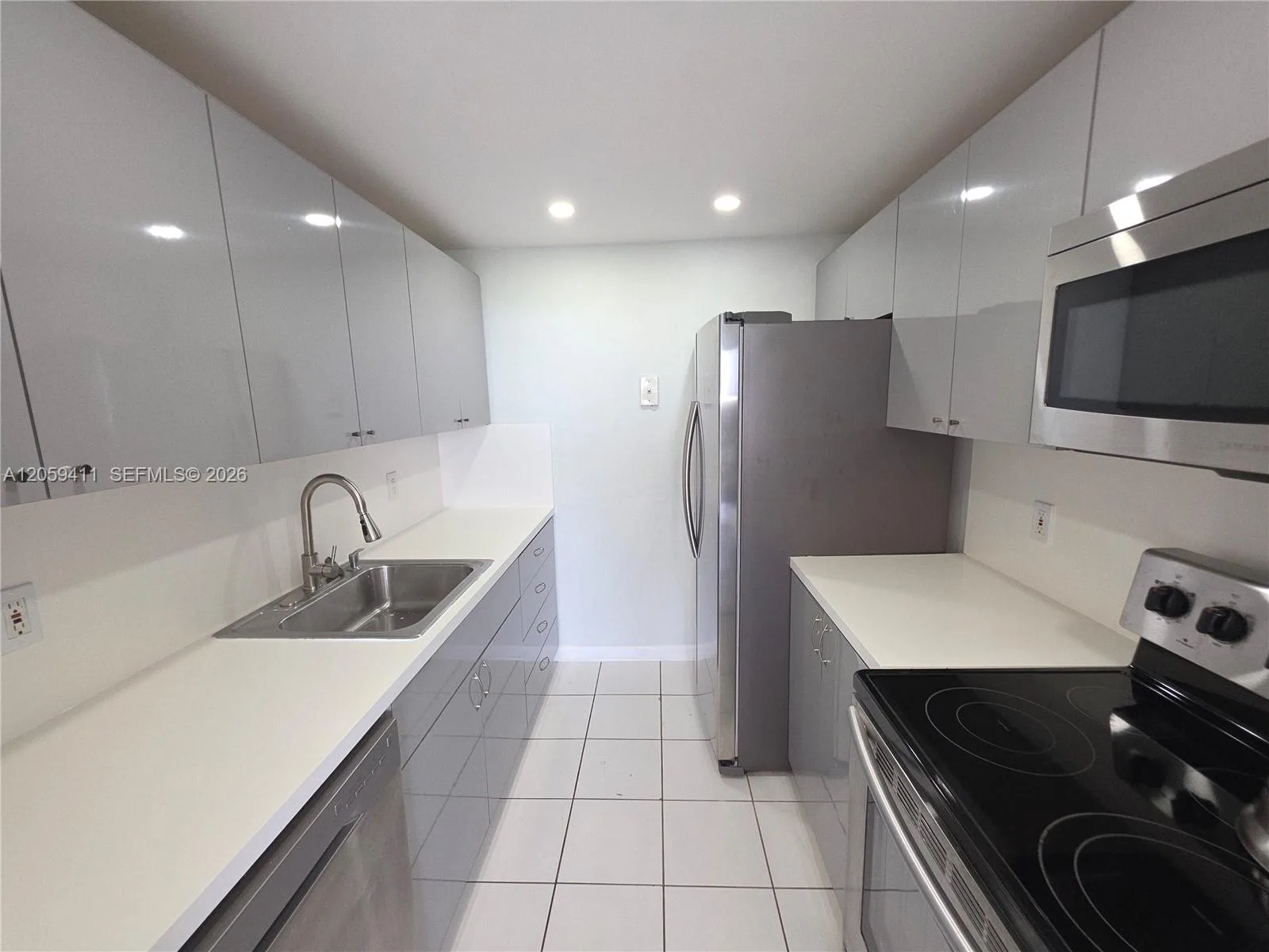 2350 NE 135th St # 602, North Miami, FL 33181 photo 2