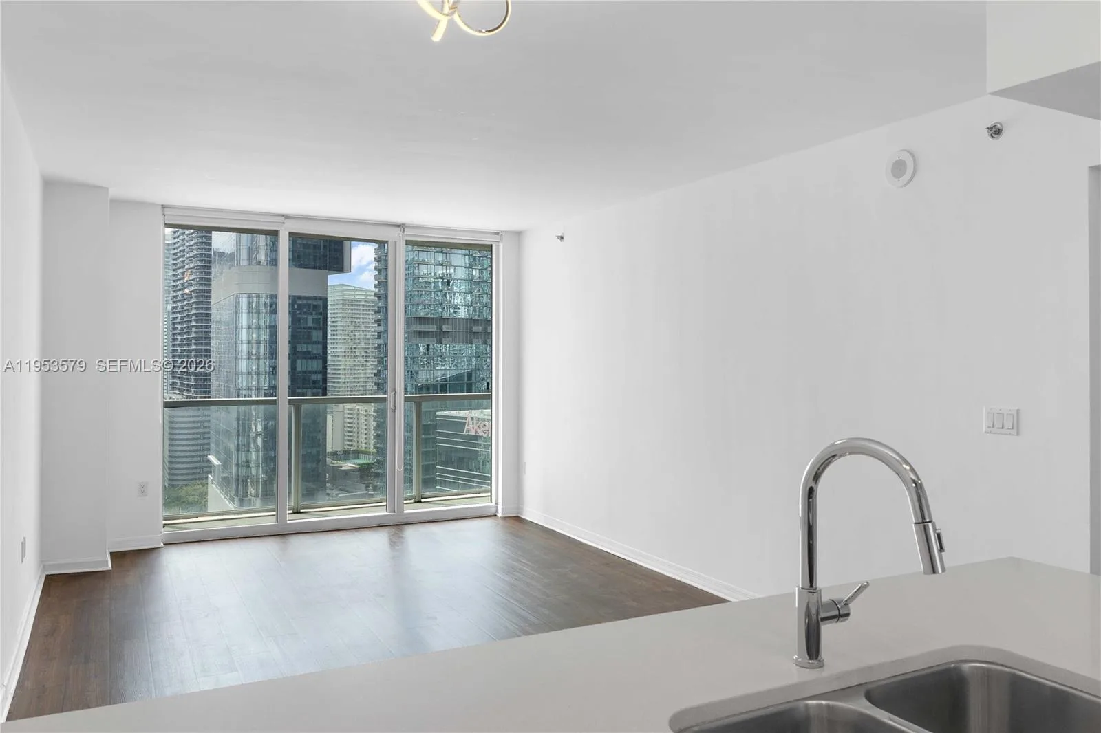 55 SE 6th St # 2606, Miami, FL 33131 photo 4