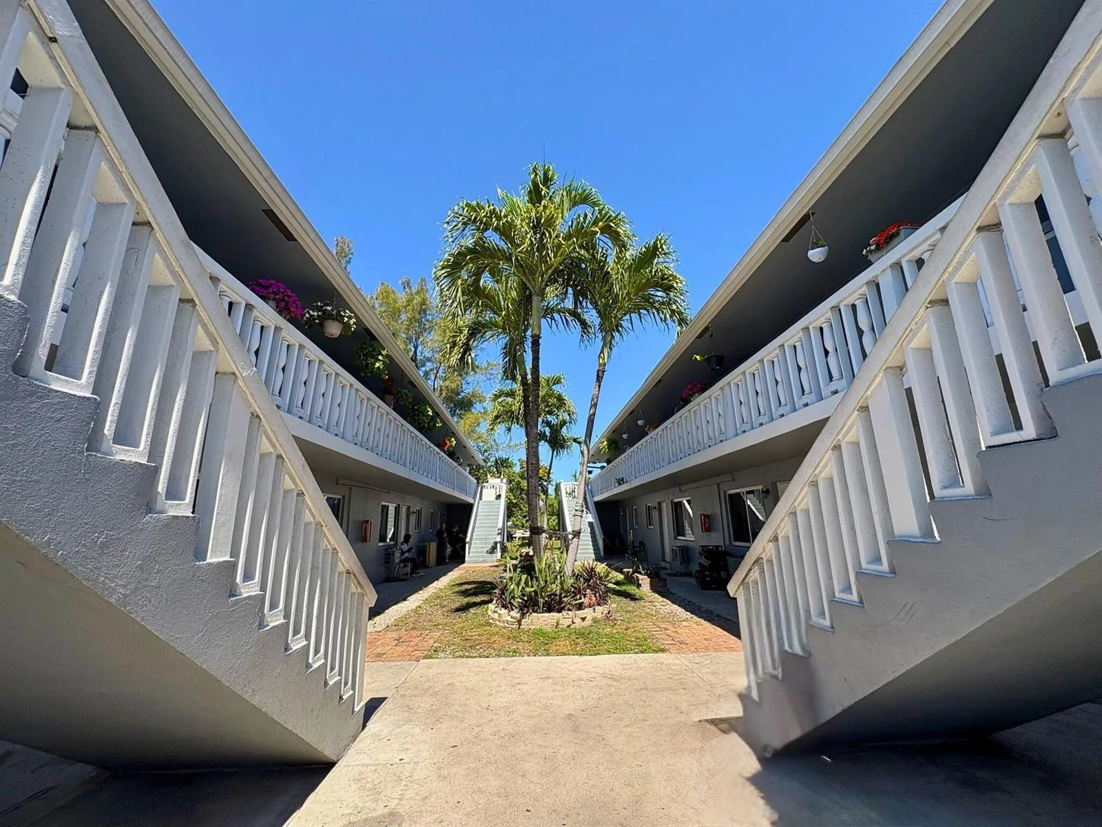 101-105 SE 26 Street, Fort Lauderdale, FL 33316 photo 2