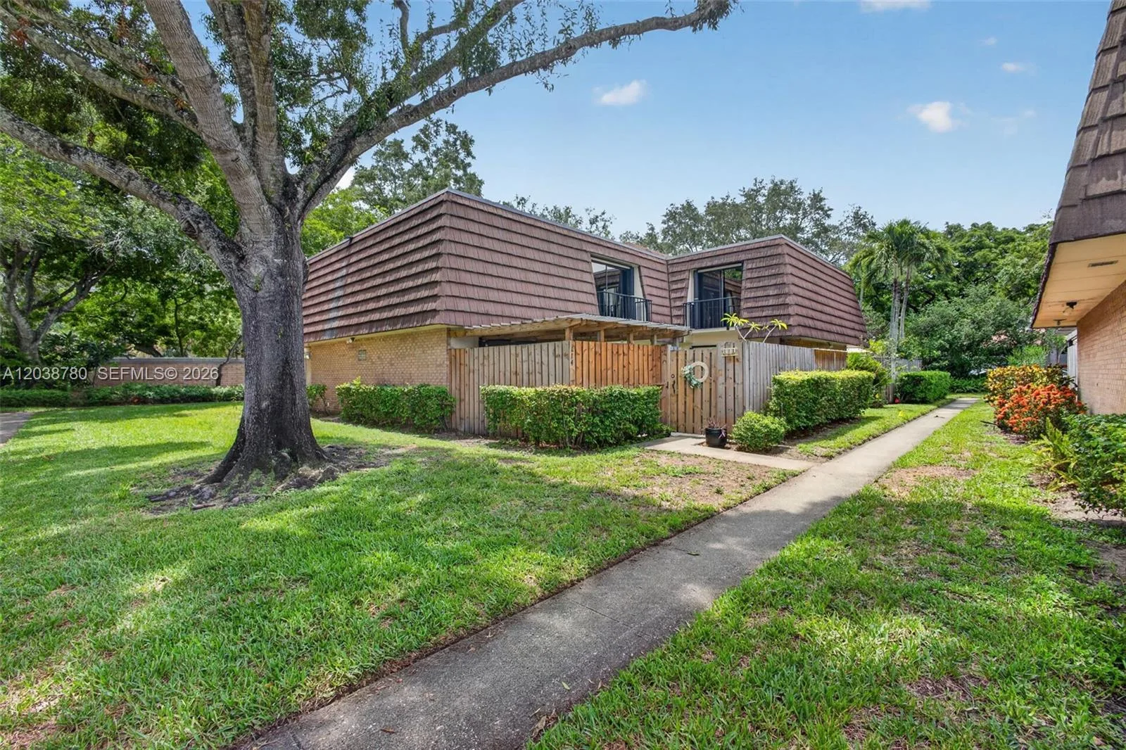 114 1st Ln, Palm Beach Gardens, FL 33418