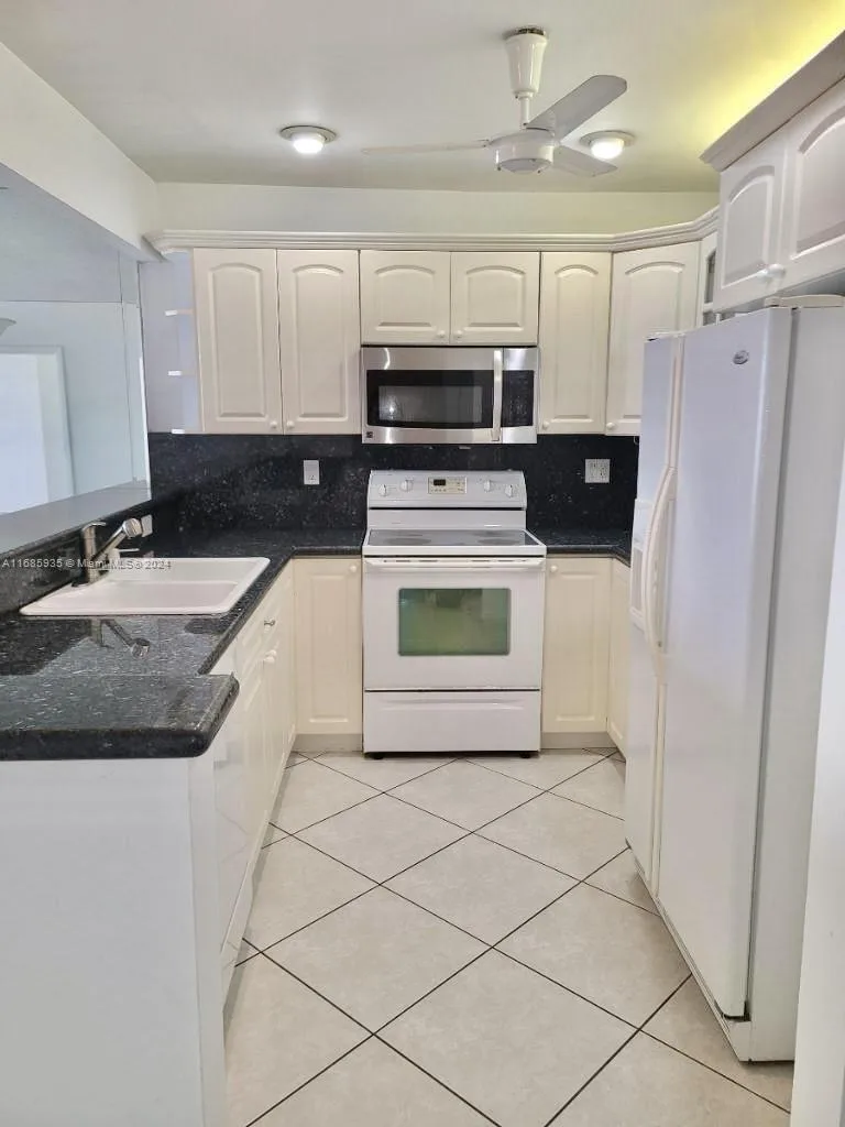 600 Three Islands Blvd # 1817, Hallandale Beach, FL 33009 photo 3