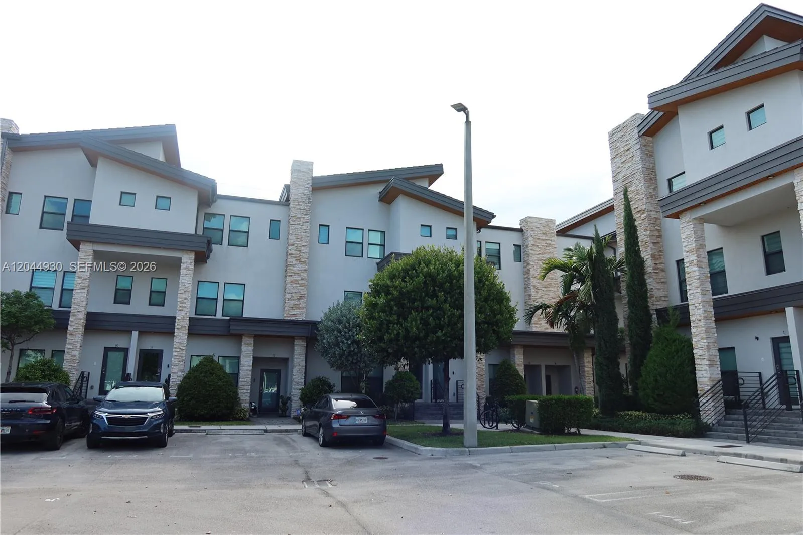 10467 NW 82nd St # 16, Doral, FL 33178 photo 2