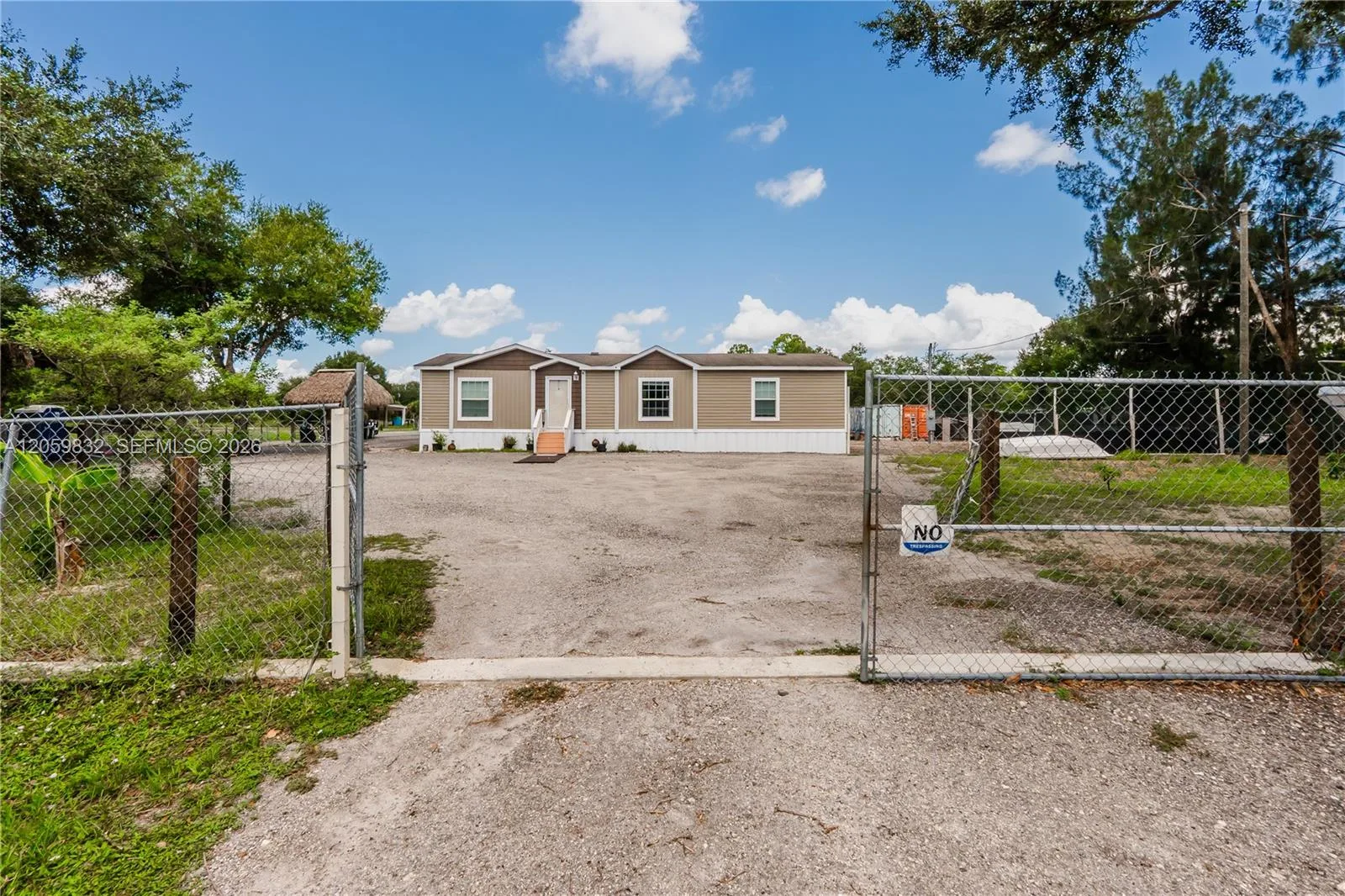 130 S Nogal ST, Clewiston, FL 33440 photo 3