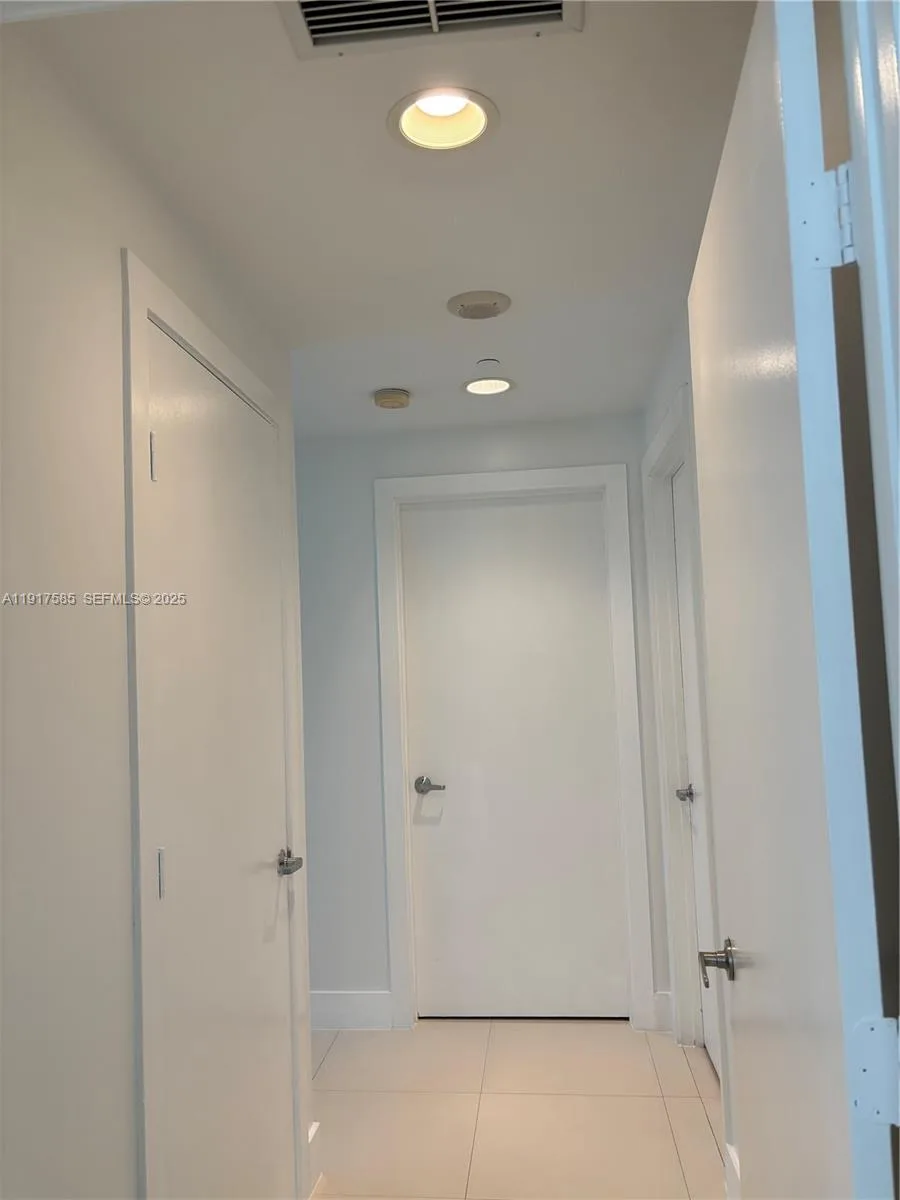 1050 Brickell Ave # 3014, Miami, FL 33131