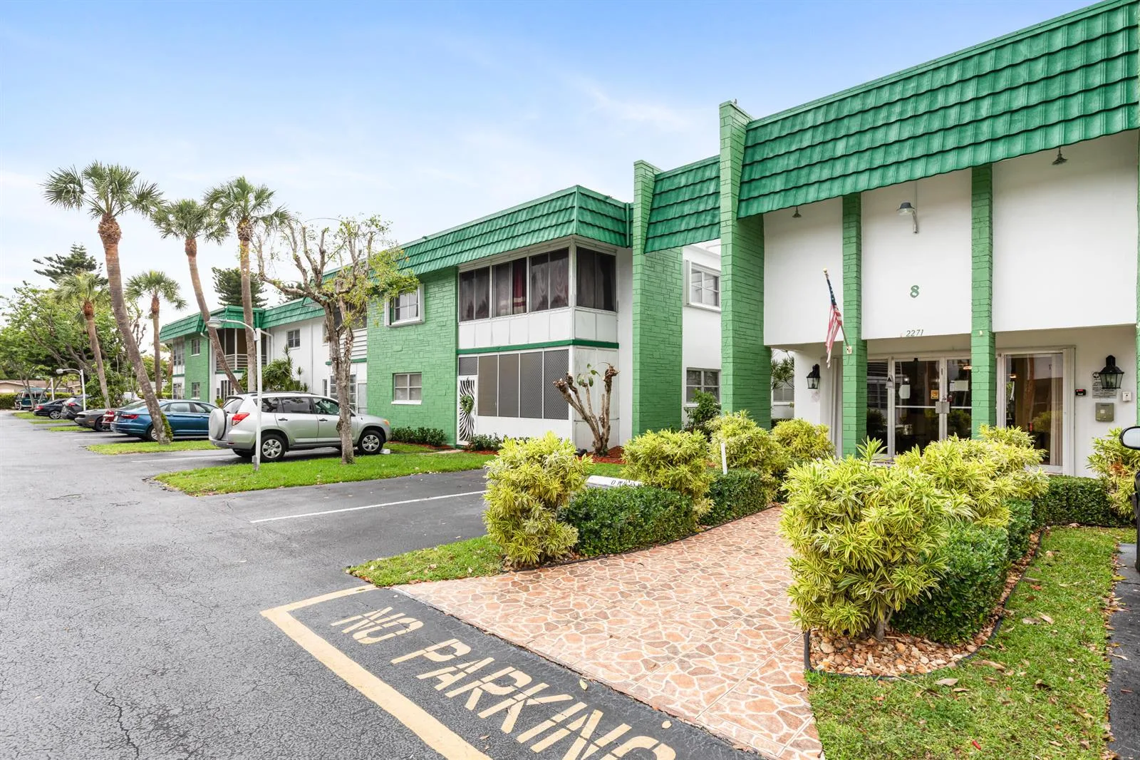 2271 NW 48th Terrace # 111, Lauderhill, FL 33313
