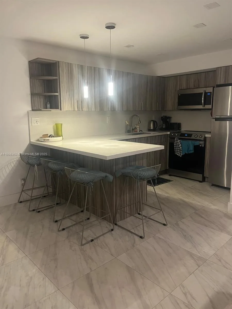 2145 Pierce St # 422, Hollywood, FL 33020 photo 2