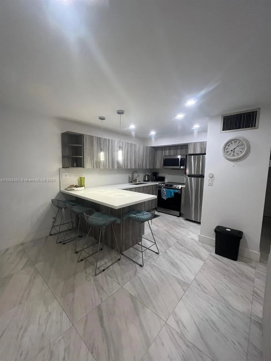 2145 Pierce St # 422, Hollywood, FL 33020 photo 3