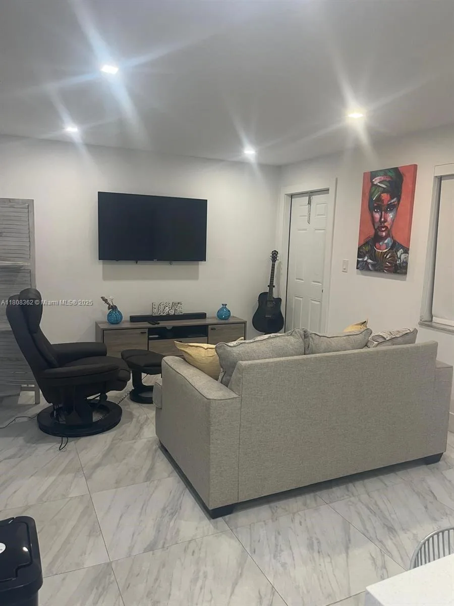 2145 Pierce St # 422, Hollywood, FL 33020 photo 5