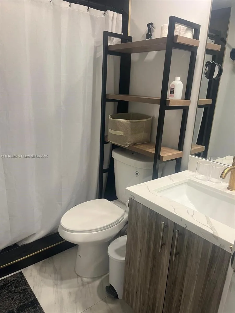 2145 Pierce St # 422, Hollywood, FL 33020 photo 8