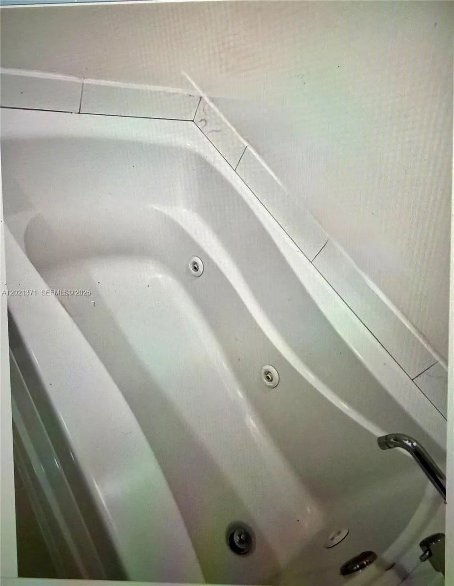 500 Brickell Ave # 3503, Miami, FL 33131 photo 6