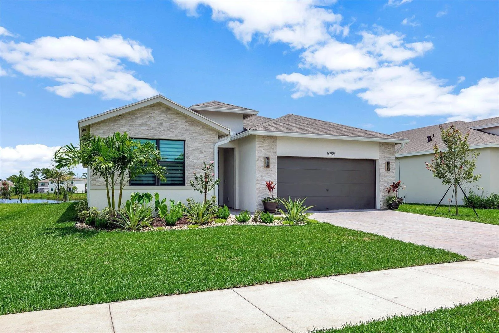 5795 SE Sky Blue Circle, Stuart, FL 34997 photo 2