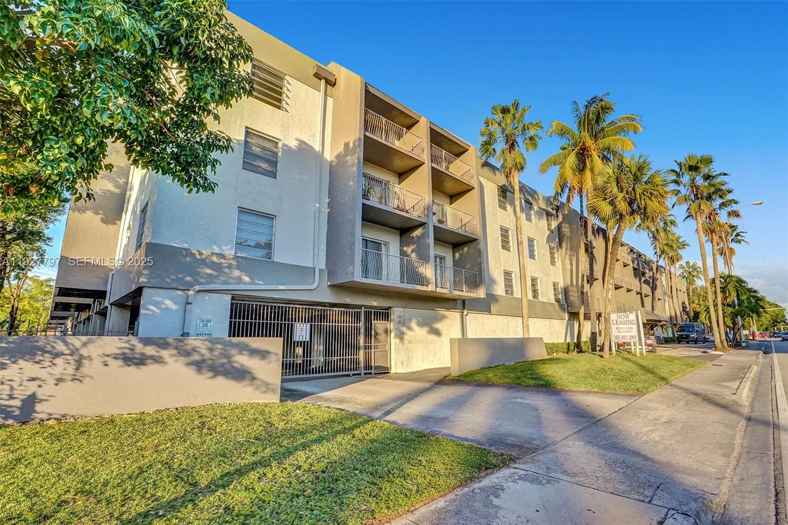 1595 NE 135th St # 427, North Miami, FL 33161 photo 3