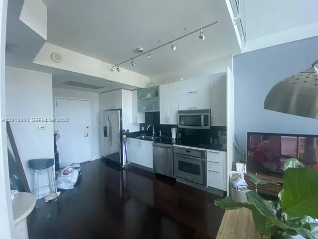 60 SW 13th St # 4611, Miami, FL 33130 photo 4