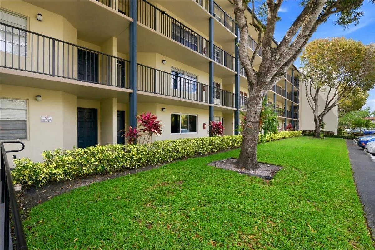 700 SW 128th Avenue # 310c, Pembroke Pines, FL 33027
