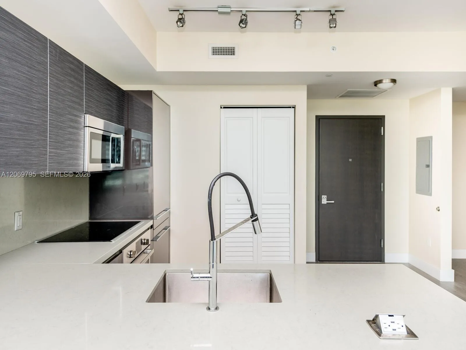 1080 Brickell Ave # 2206, Miami, FL 33131 photo 10