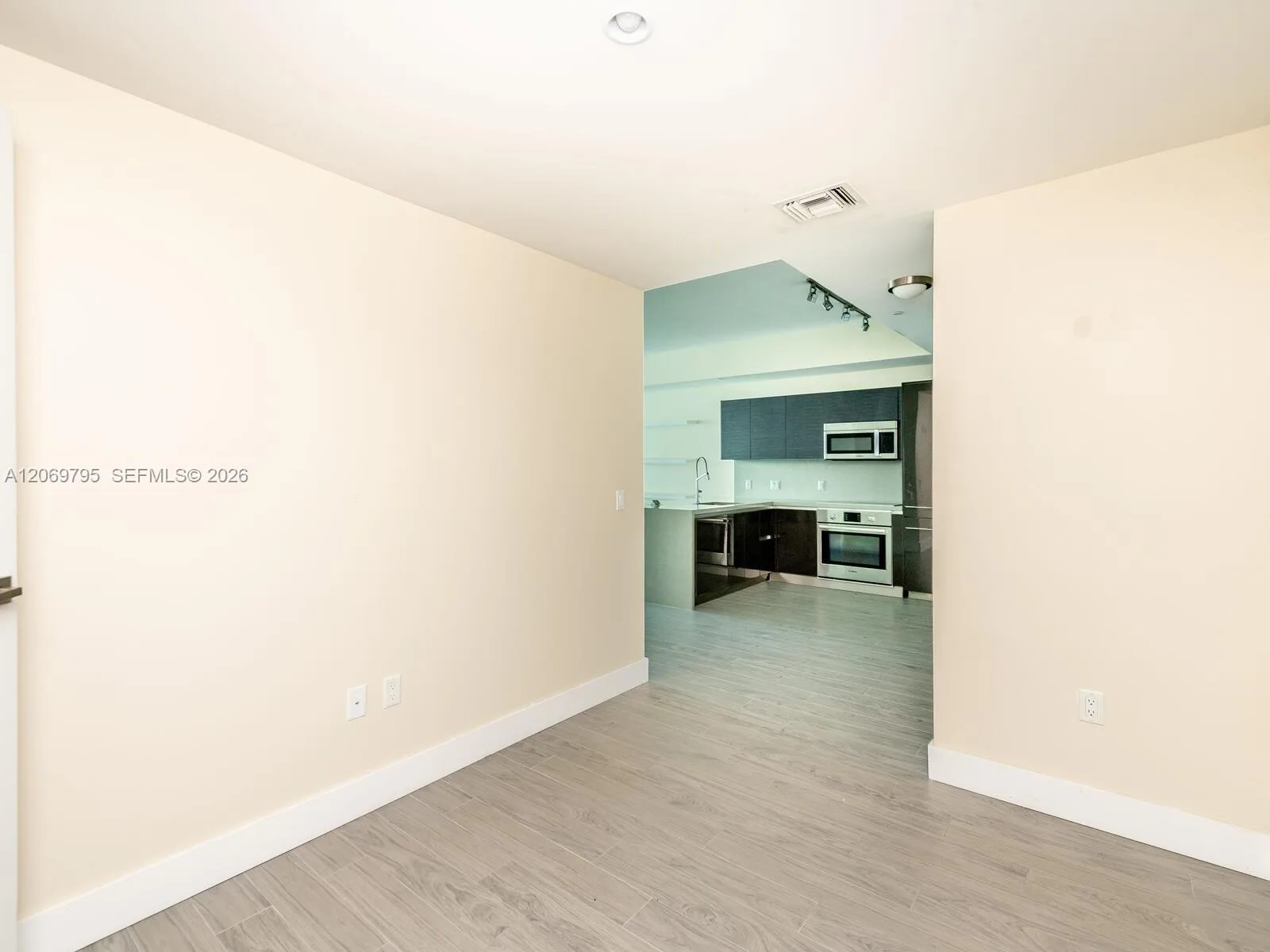 1080 Brickell Ave # 2206, Miami, FL 33131 photo 12