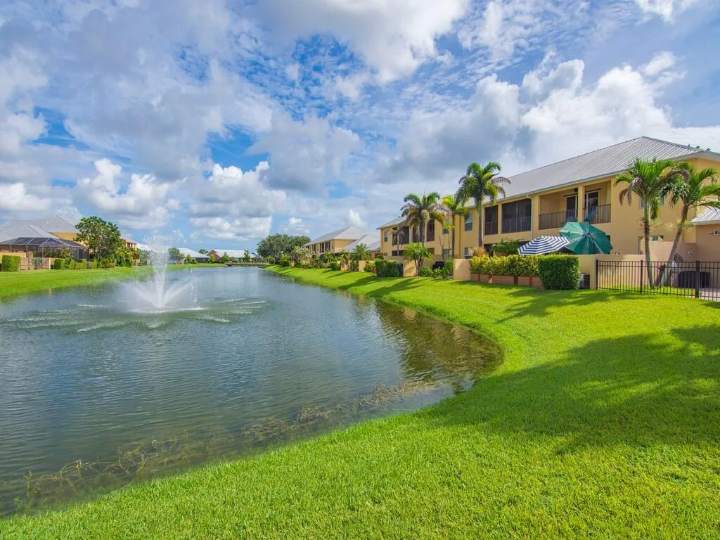4555 BRIDGEPOINTE Way # 126, Vero Beach, FL 32967 photo 4