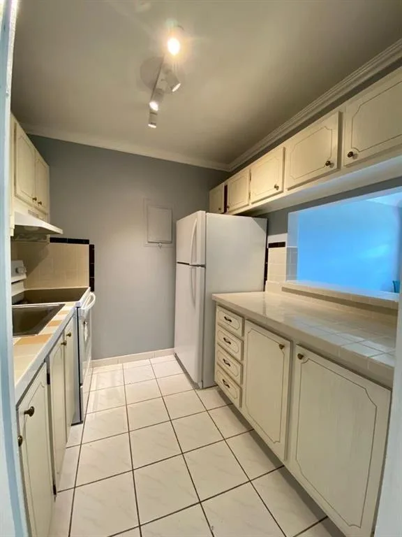 2916 FUNSTON Street # 51A, Hollywood, FL 33020 photo 7