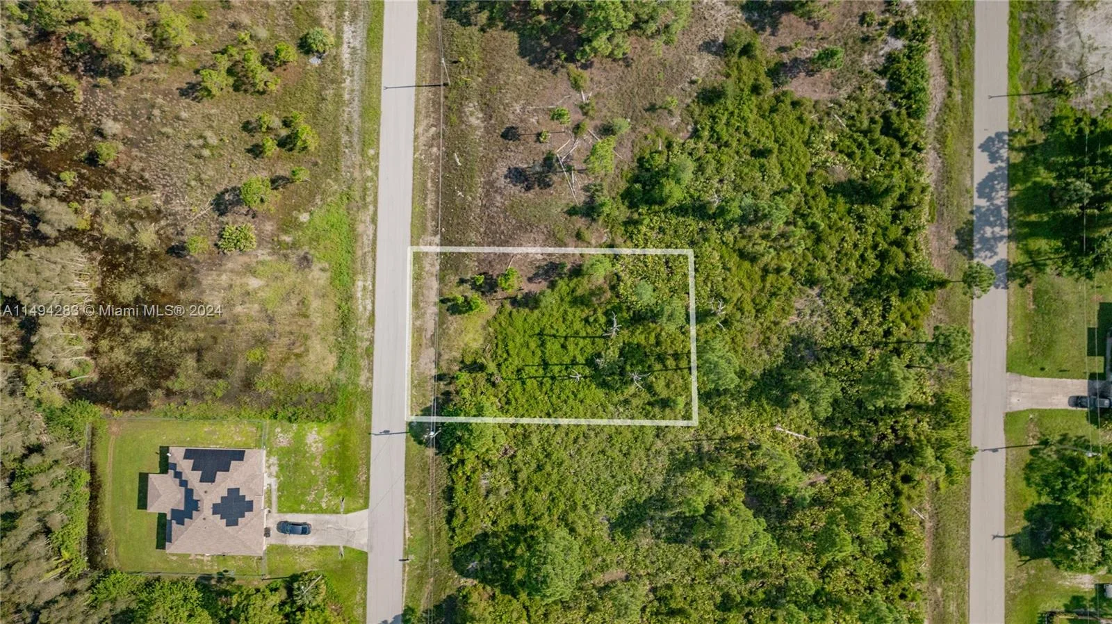 860 Bancroft, Lehigh Acres, FL 33974 photo 2