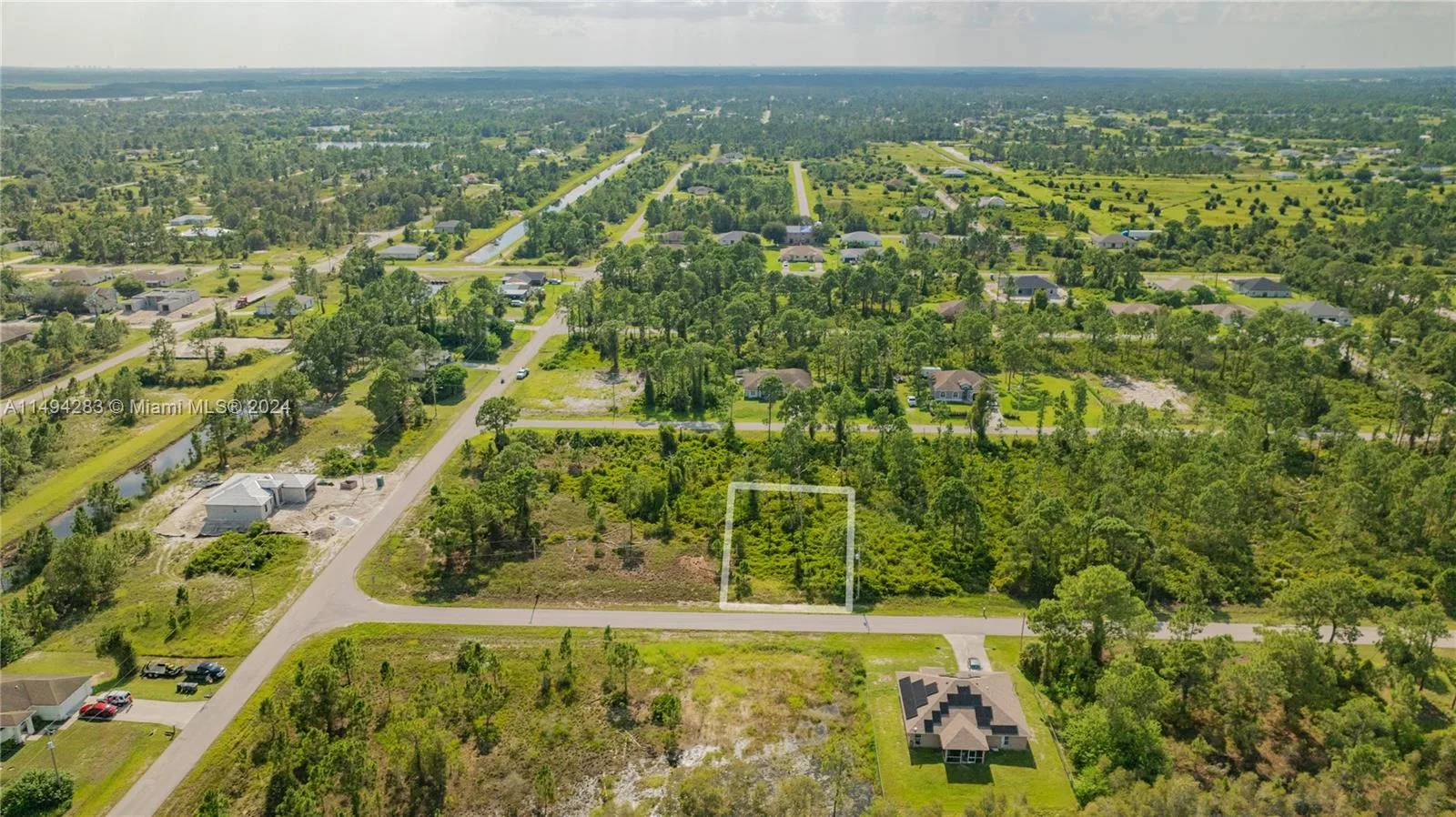 860 Bancroft, Lehigh Acres, FL 33974 photo 4