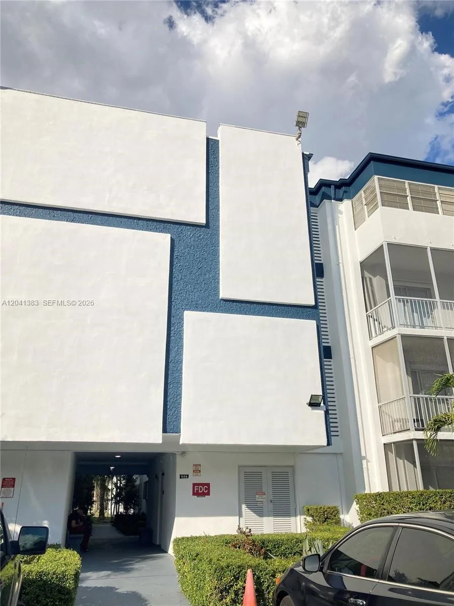 9159 SW 77th Ave # 211, Miami, FL 33156