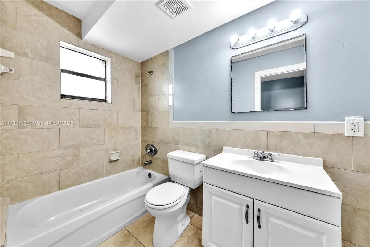 365 NW 8th St # 211, Miami, FL 33136 photo 11