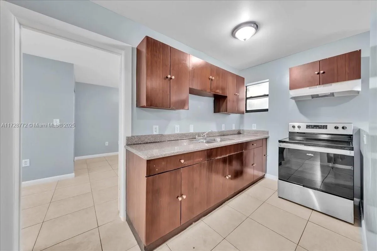 365 NW 8th St # 211, Miami, FL 33136 photo 12