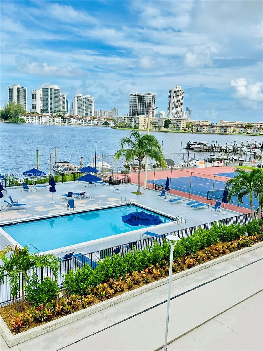 2750 NE 183rd St # 1607, Aventura, FL 33160