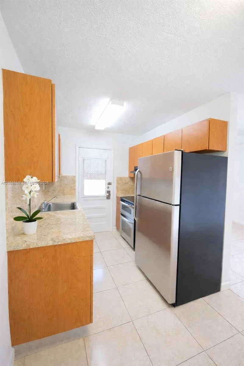2580 NW 139th St # 1, Opa-Locka, FL 33054