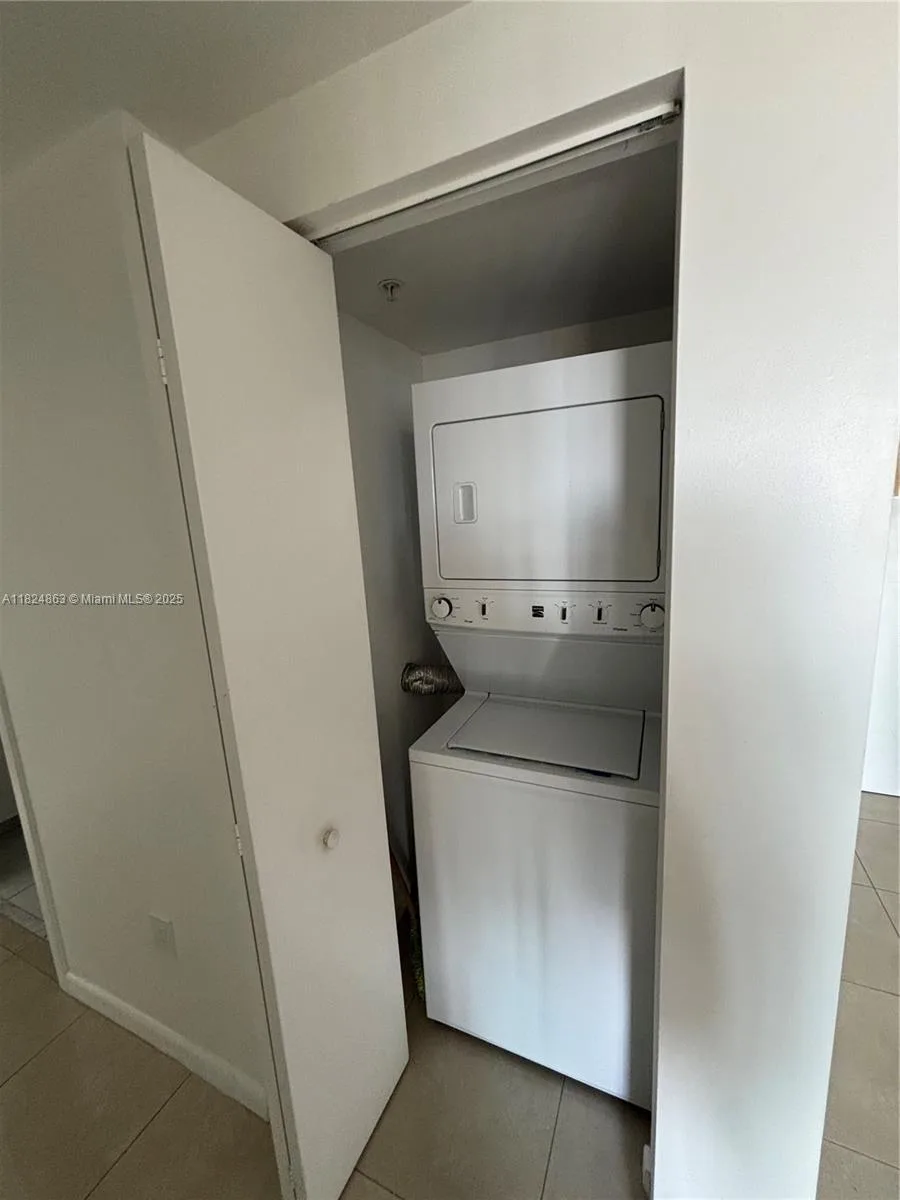 3250 NE 1st Ave # 918, Miami, FL 33137 photo 13