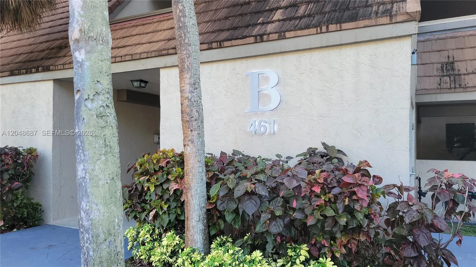 461 Ives Dairy Rd # 204-2, Miami, FL 33179 photo 2