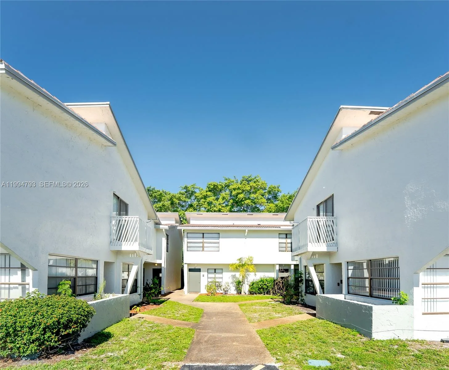 2570 Coral Springs Dr # 2570, Coral Springs, FL 33065