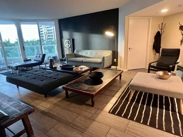 21055 Yacht Club Dr # 606, Aventura, FL 33180