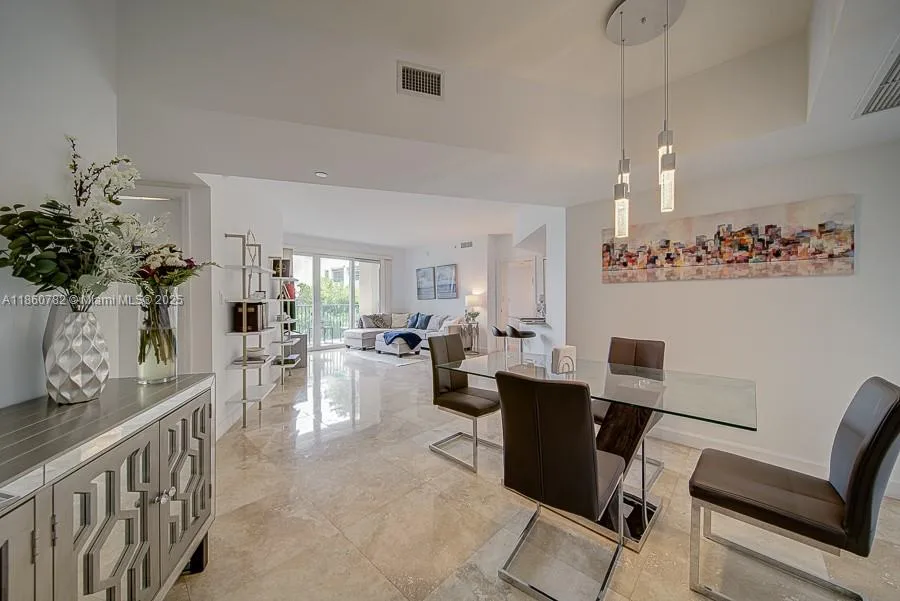 19900 E Country Club Dr # 308, Aventura, FL 33180 photo 2