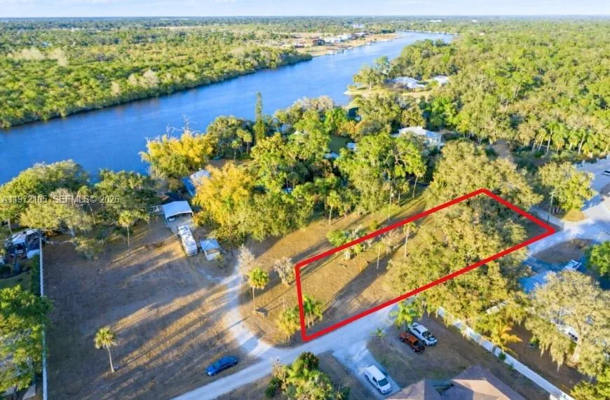 2014 Ft Denaud Rd, La Belle, FL 33935 photo 3