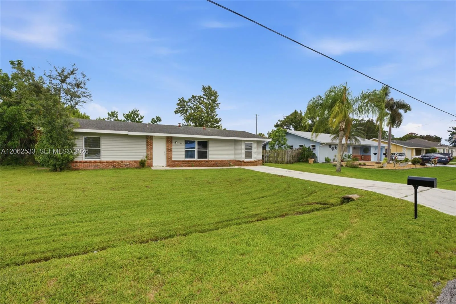 365 NW Curtis St, Port St. Lucie, FL 34983 photo 2