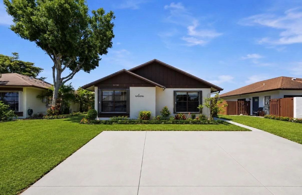 5330 Mendoza Street, West Palm Beach, FL 33415