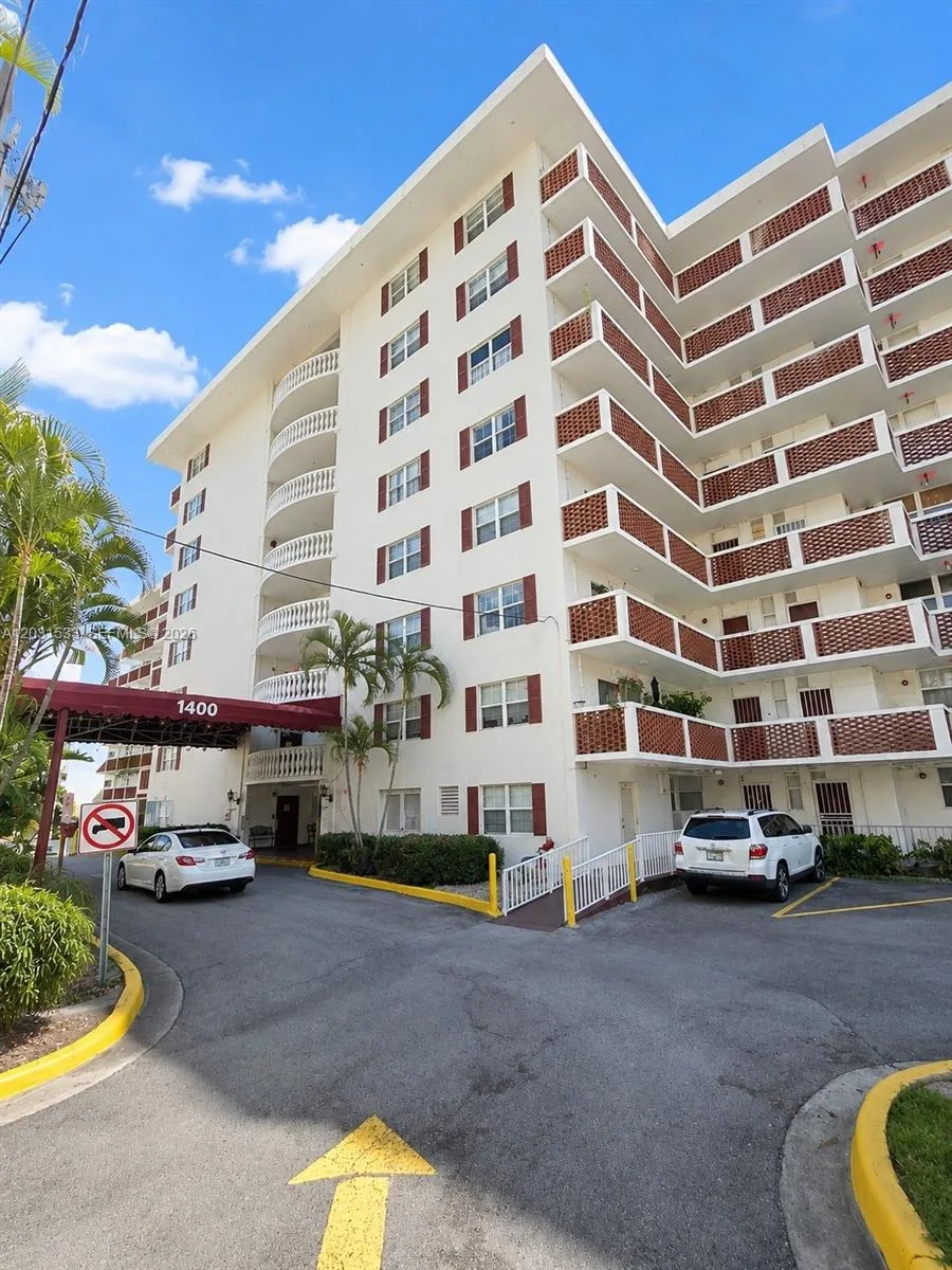 3660 NE 166th St # 805, North Miami Beach, FL 33160